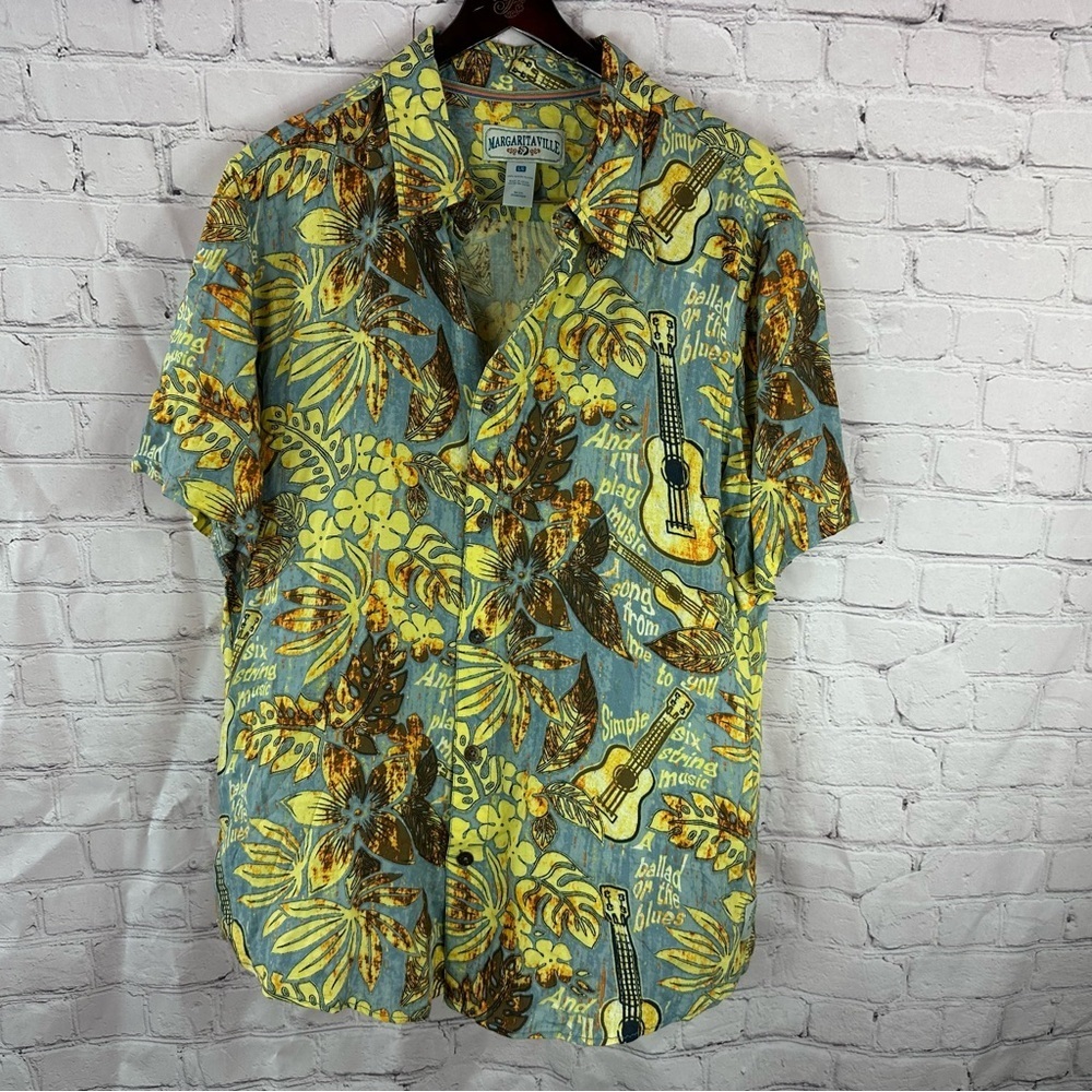 Margaritaville Tropical Hawaiian camp casual Shirt mens L beach travel guitar